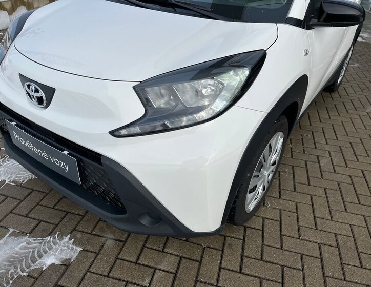Toyota Aygo Hatchback 998,0 53 kw