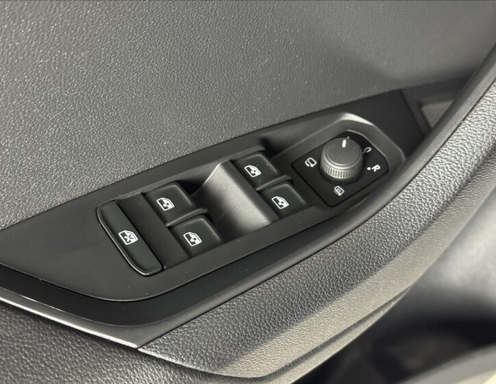 Škoda Karoq SUV / Terénní 1,5 l 110 kw