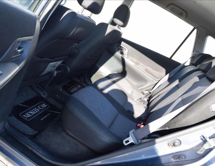 Toyota Corolla Verso 18