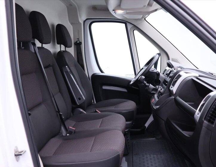 Opel Movano Ostatní 2,2 l 121 kw