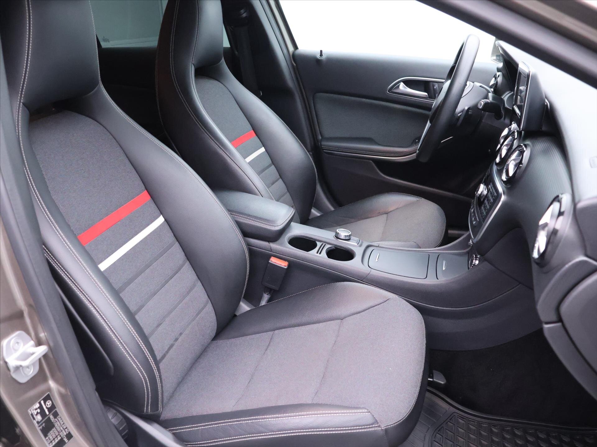 Mercedes-Benz Třídy A Hatchback 1,8 l 80 kw