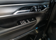 Jeep Grand Wagoneer 18