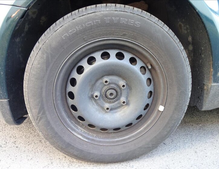 Volkswagen Passat Sedan 1,6 l 75 kw