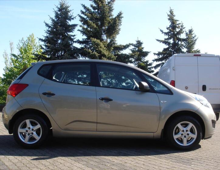KIA Venga 10