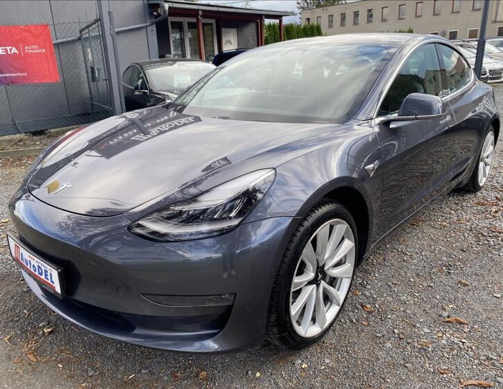 Tesla Model 3 Sedan / Limuzína 0,0 258 kw