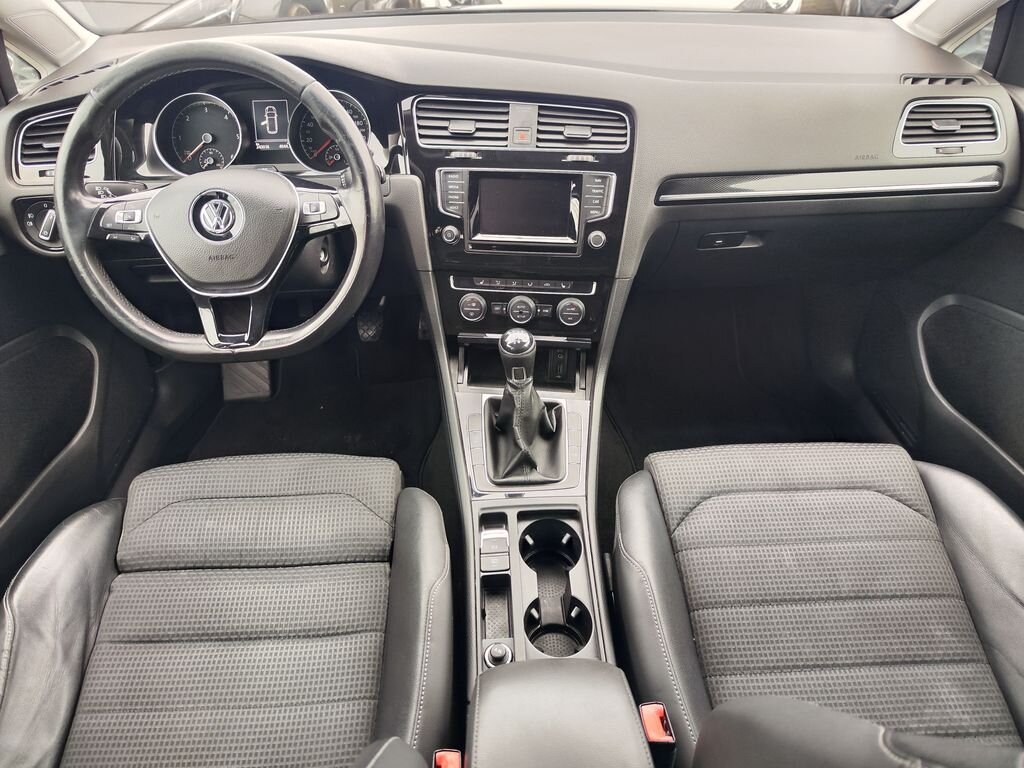 Volkswagen Golf Kombi 1,6 l 77 kw