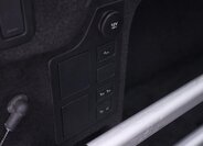 Land Rover Discovery 10