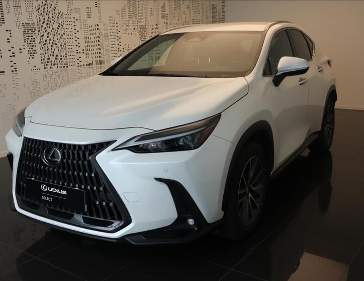 Lexus NX 450h+ 1