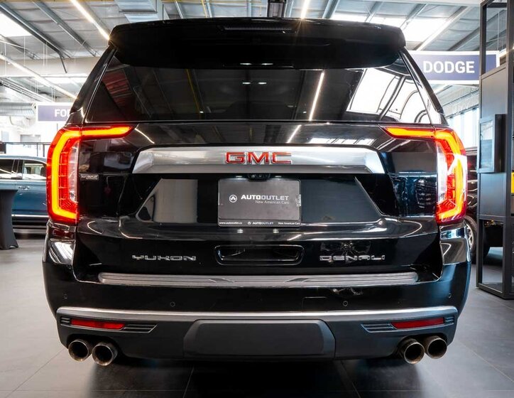 GMC Yukon SUV / Terénní 6,2 l 313 kw