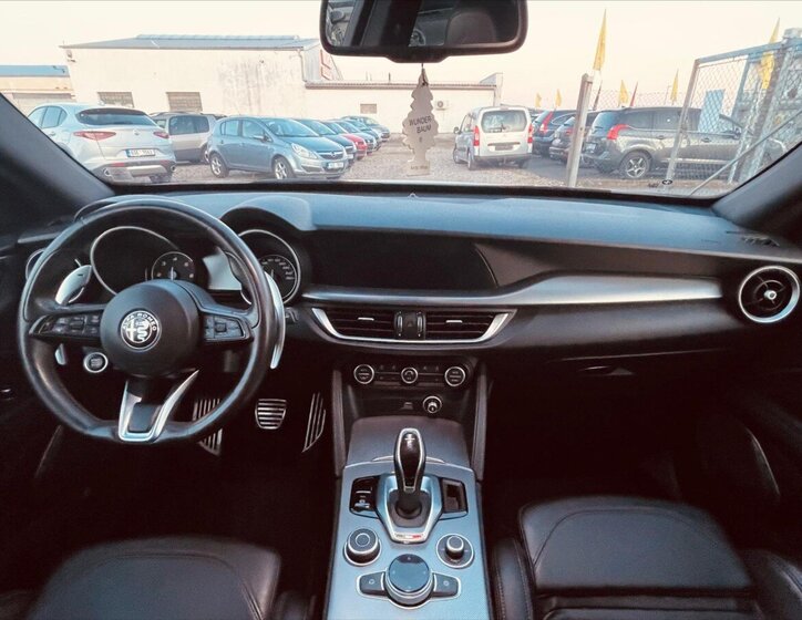 Alfa Romeo Stelvio SUV / Terénní 2,1 l 154 kw
