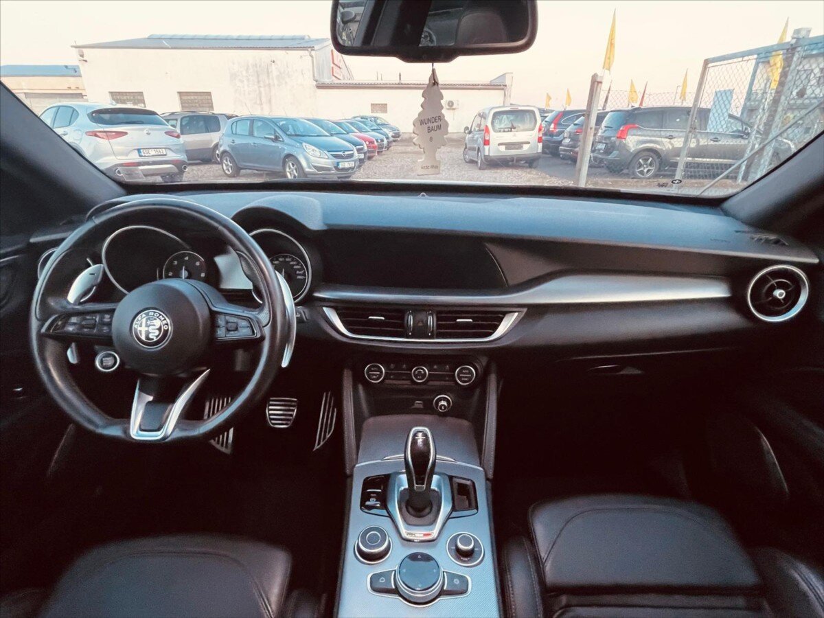 Alfa Romeo Stelvio SUV / Terénní 2,1 l 154 kw