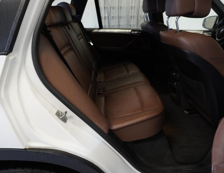 BMW X5 SUV 3,0 l 180 kw