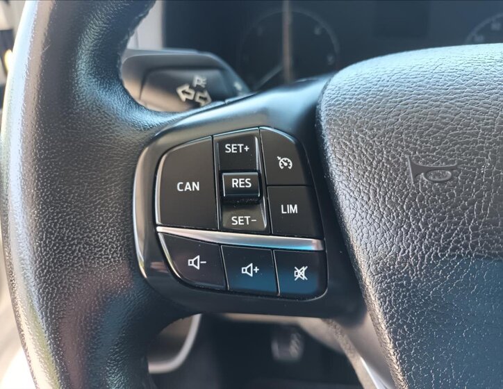 Ford Tourneo Custom VAN / Minibus 2,0 l 96 kw