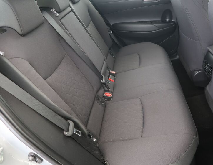 Toyota Corolla Cross 13