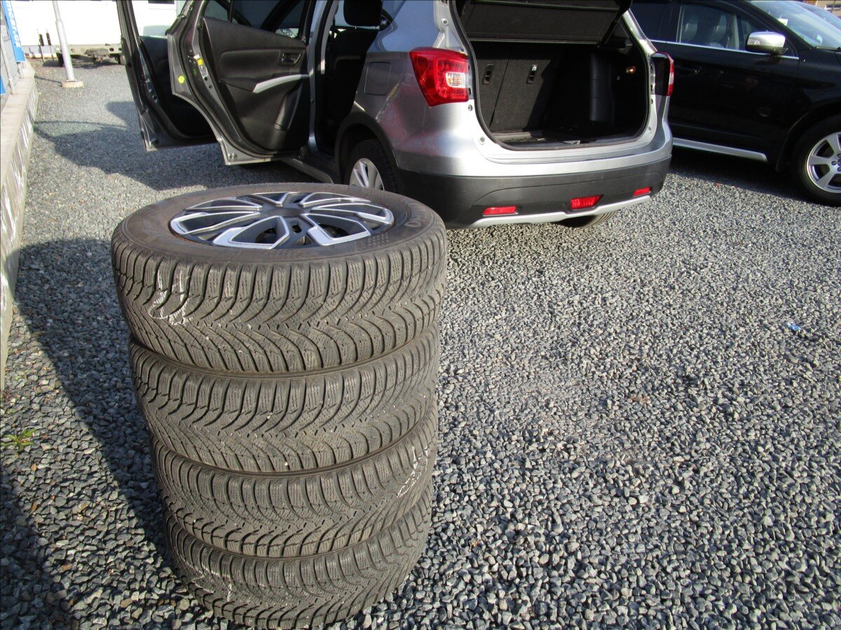 Suzuki SX4 Hatchback 998,0 82 kw