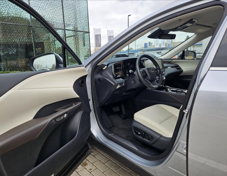 Lexus RX 450h SUV 2,5 l 227 kw