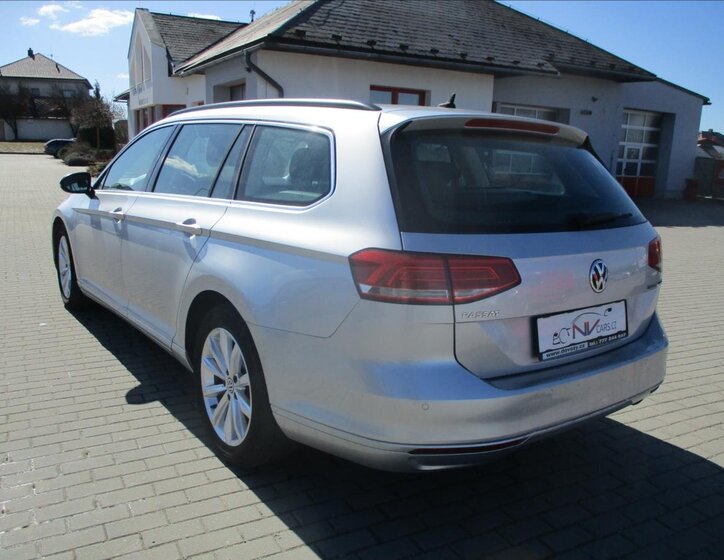 Volkswagen Passat Kombi 2,0 l 110 kw