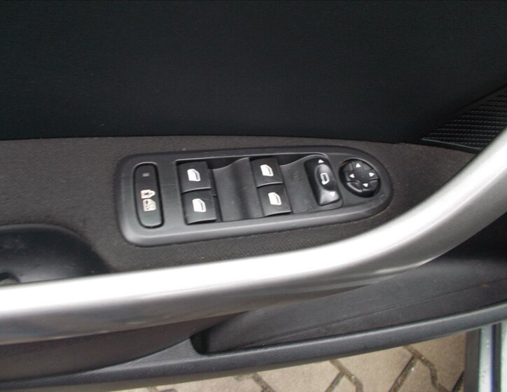 Peugeot 308 Kombi 1,6 l 88 kw