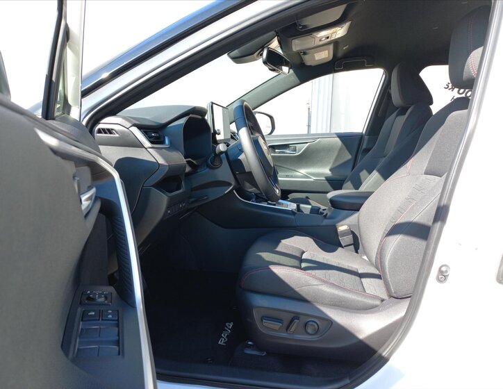 Toyota RAV4 SUV / Terénní 2,5 l 136 kw