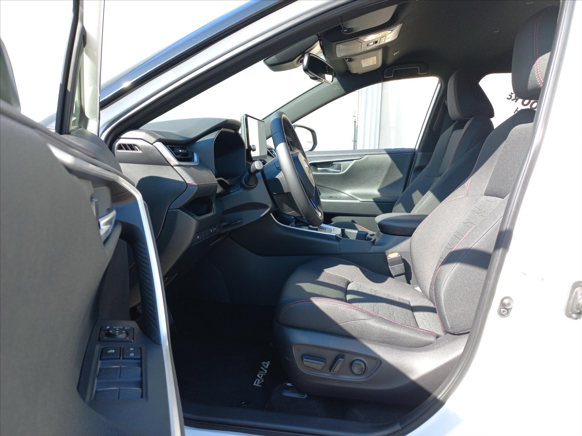 Toyota RAV4 SUV / Terénní 2,5 l 136 kw