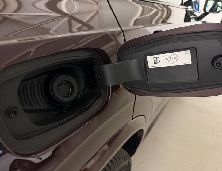 Volvo XC90 SUV / Terénní 2,0 l 184 kw