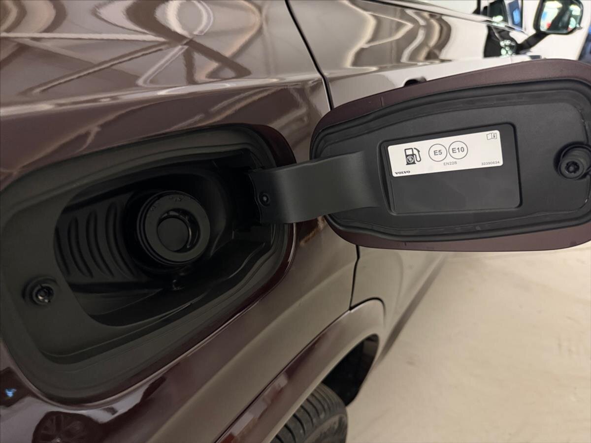 Volvo XC90 SUV / Terénní 2,0 l 184 kw