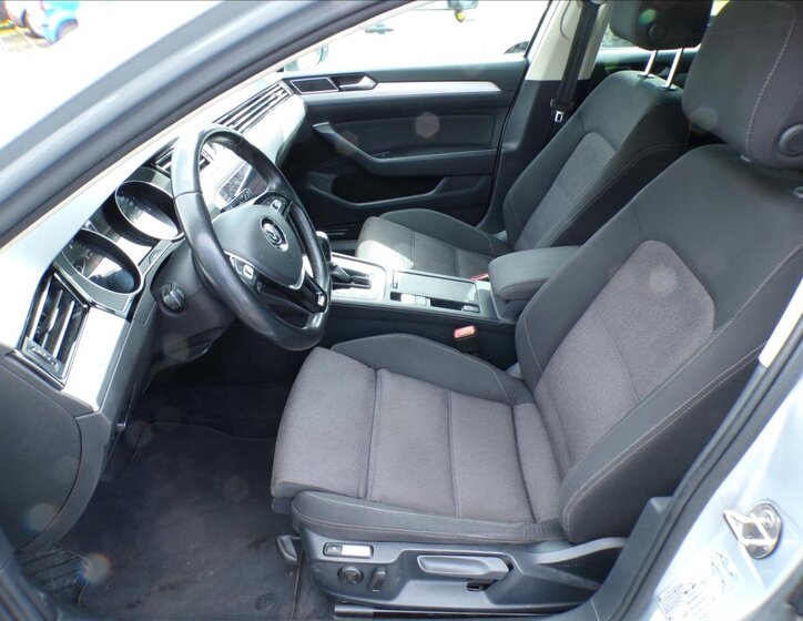 Volkswagen Passat Kombi 2,0 l 110 kw