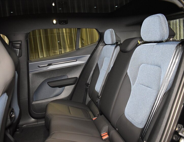 Volvo EX30 SUV / Terénní 0,0 315 kw