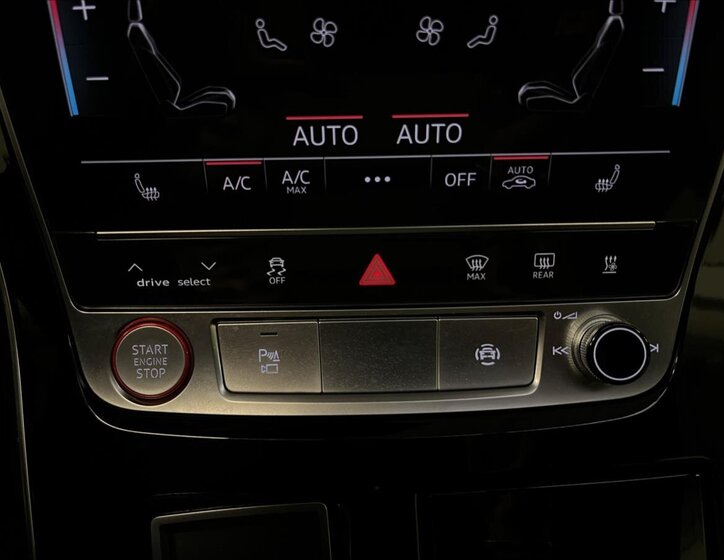 Audi SQ7 Kombi 4,0 l 320 kw