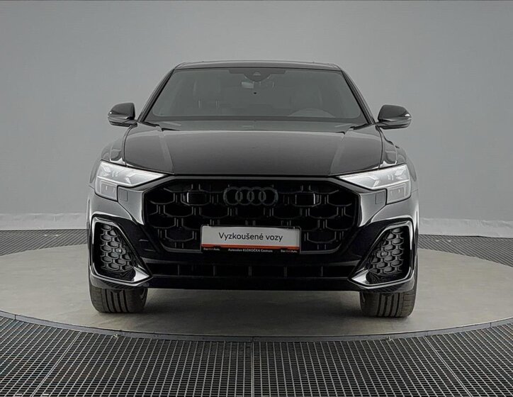 Audi Q8 SUV / Terénní 3,0 l 210 kw