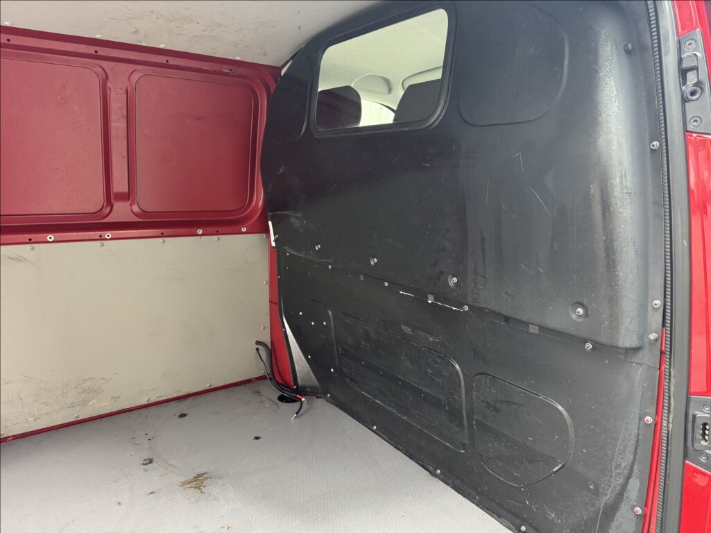 Volkswagen Transporter Skříň 2,0 l 110 kw