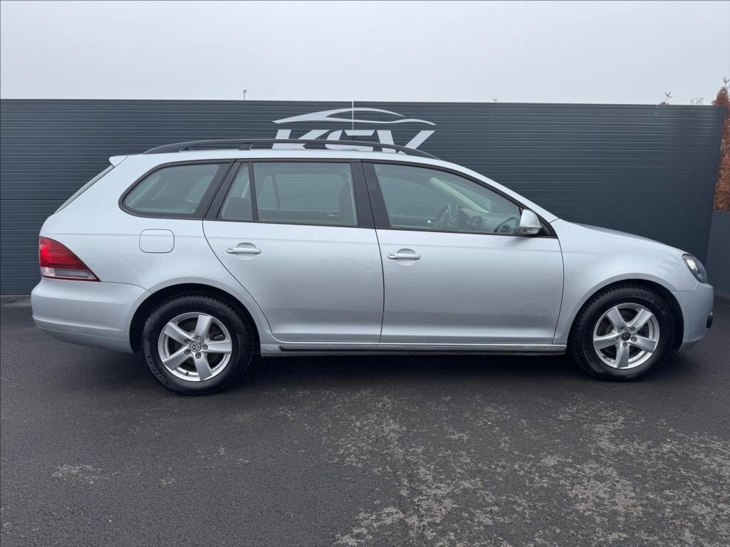 Volkswagen Golf Kombi 1,6 l 77 kw