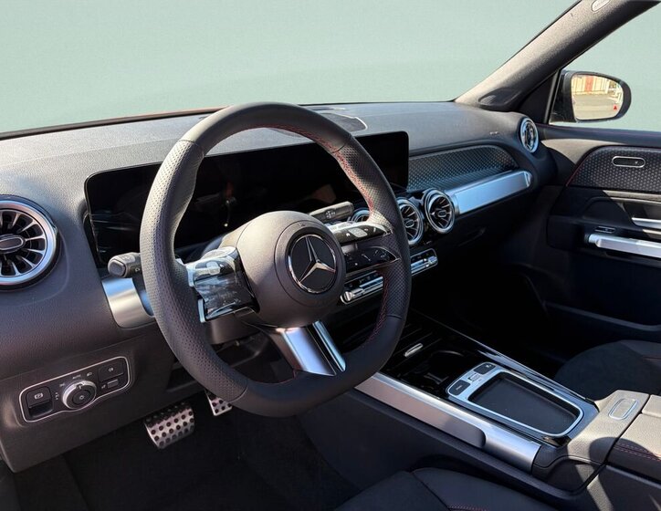 Mercedes-Benz GLB SUV / Terénní 1,5 l 120 kw