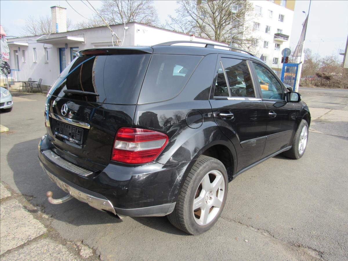 Mercedes-Benz Třídy M SUV / Terénní 3,0 l 165 kw
