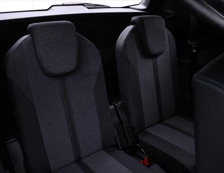 Peugeot 5008 SUV 1,2 l 96 kw