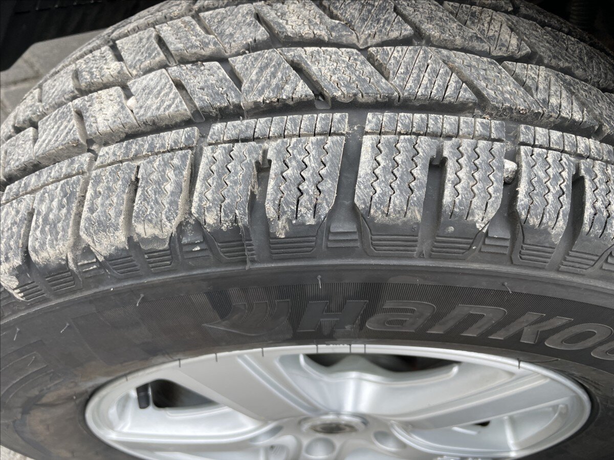 SsangYong Rodius SUV / Terénní 2,0 l 114 kw