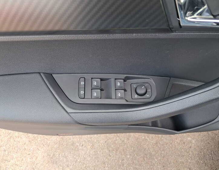 Škoda Karoq SUV / Terénní 1,5 l 110 kw