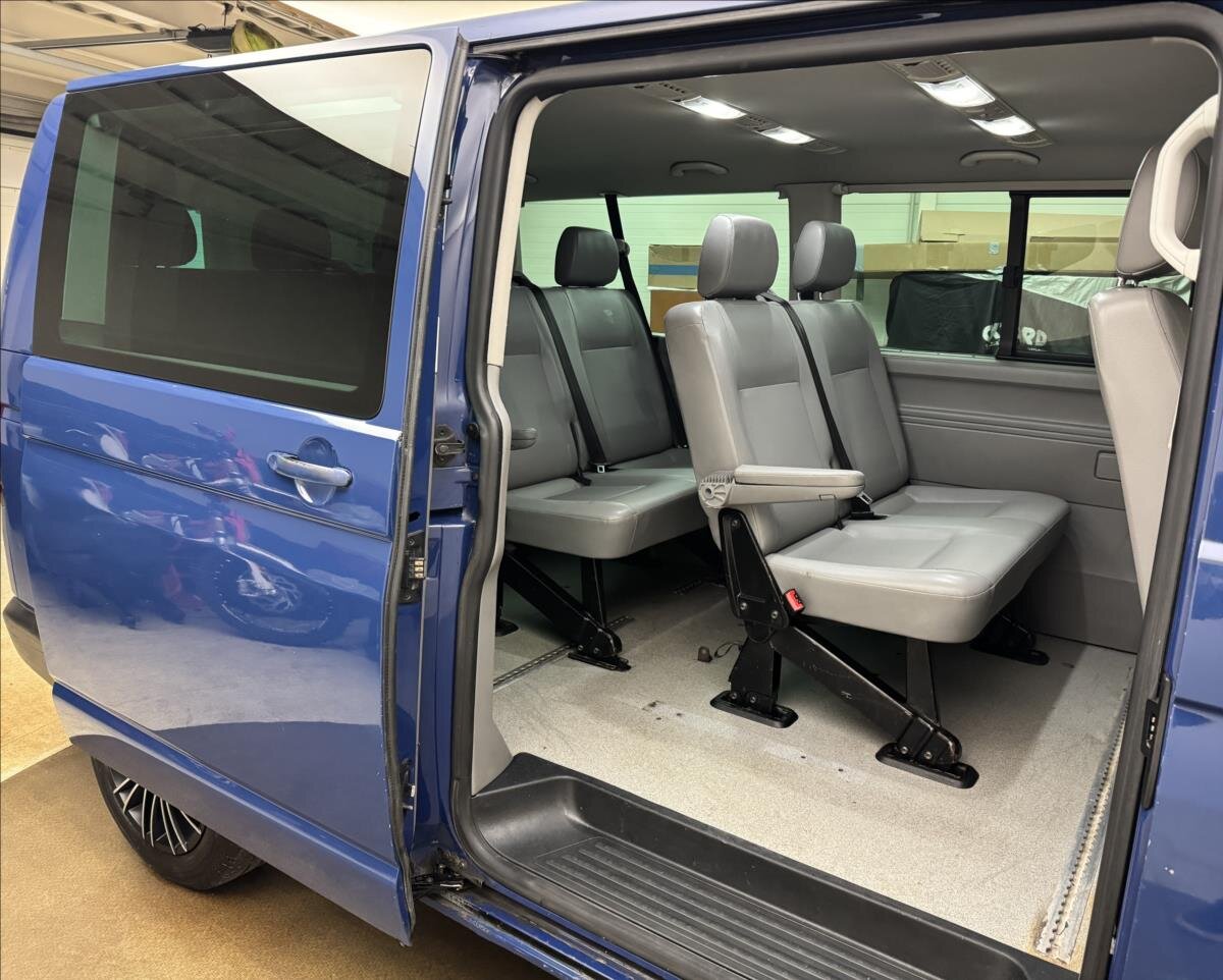 Volkswagen Transporter Kombi 2,5 l 96 kw