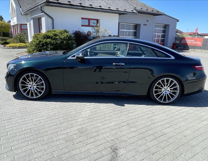 Mercedes-Benz Třídy E Kupé 2,0 l 180 kw