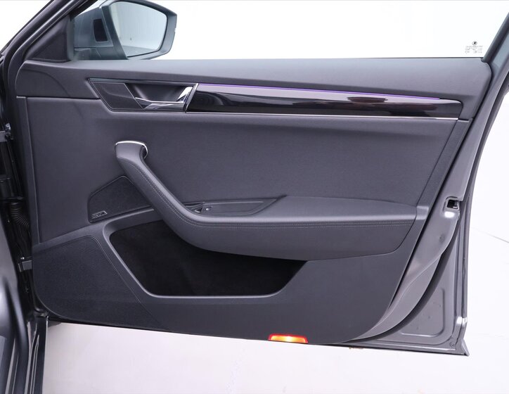 Škoda Superb Kombi 2,0 l 147 kw