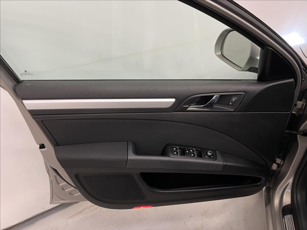 Škoda Superb Liftback 2,0 l 103 kw