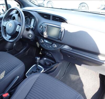 Toyota Yaris 32
