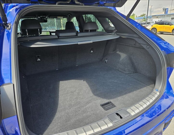 Lexus RX 500h SUV / Terénní 2,4 l 273 kw