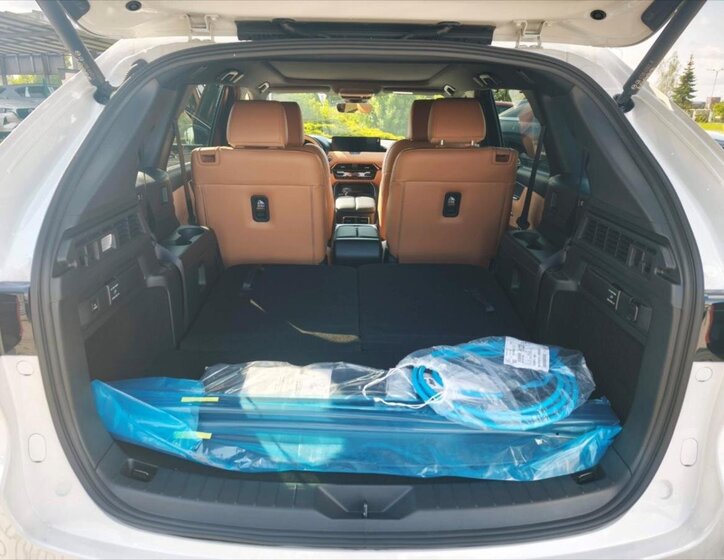 Mazda CX-80 SUV / Terénní 2,5 l 241 kw