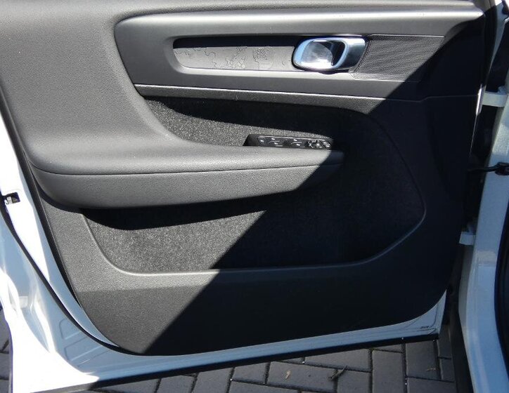 Volvo XC40 SUV / Terénní 1,5 l 95 kw