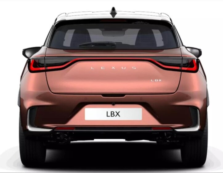 Lexus LBX SUV / Terénní 1,5 l 100 kw