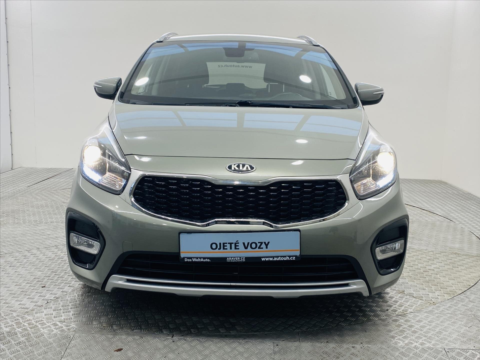 KIA Carens
