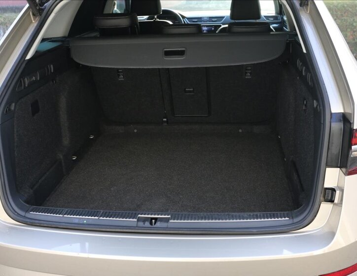 Škoda Superb Kombi 2,0 l 147 kw