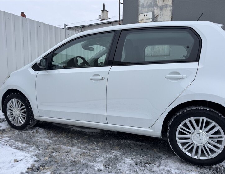Volkswagen up! 16