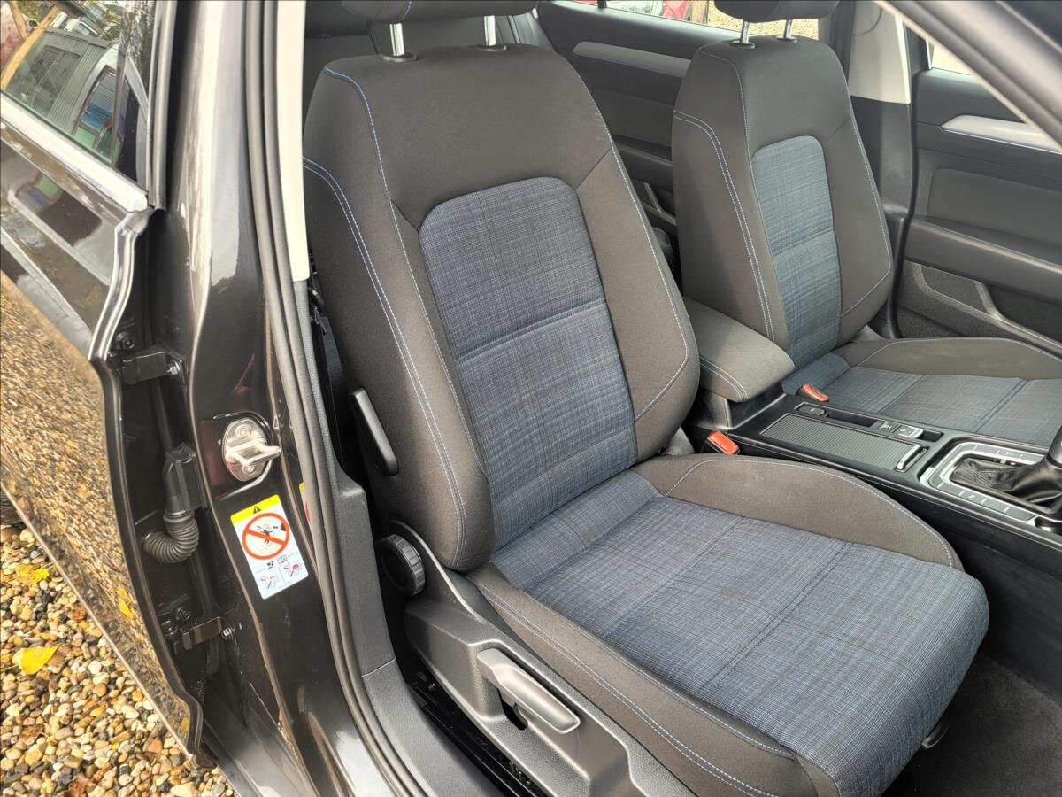 Volkswagen Passat Kombi 1,4 l 160 kw